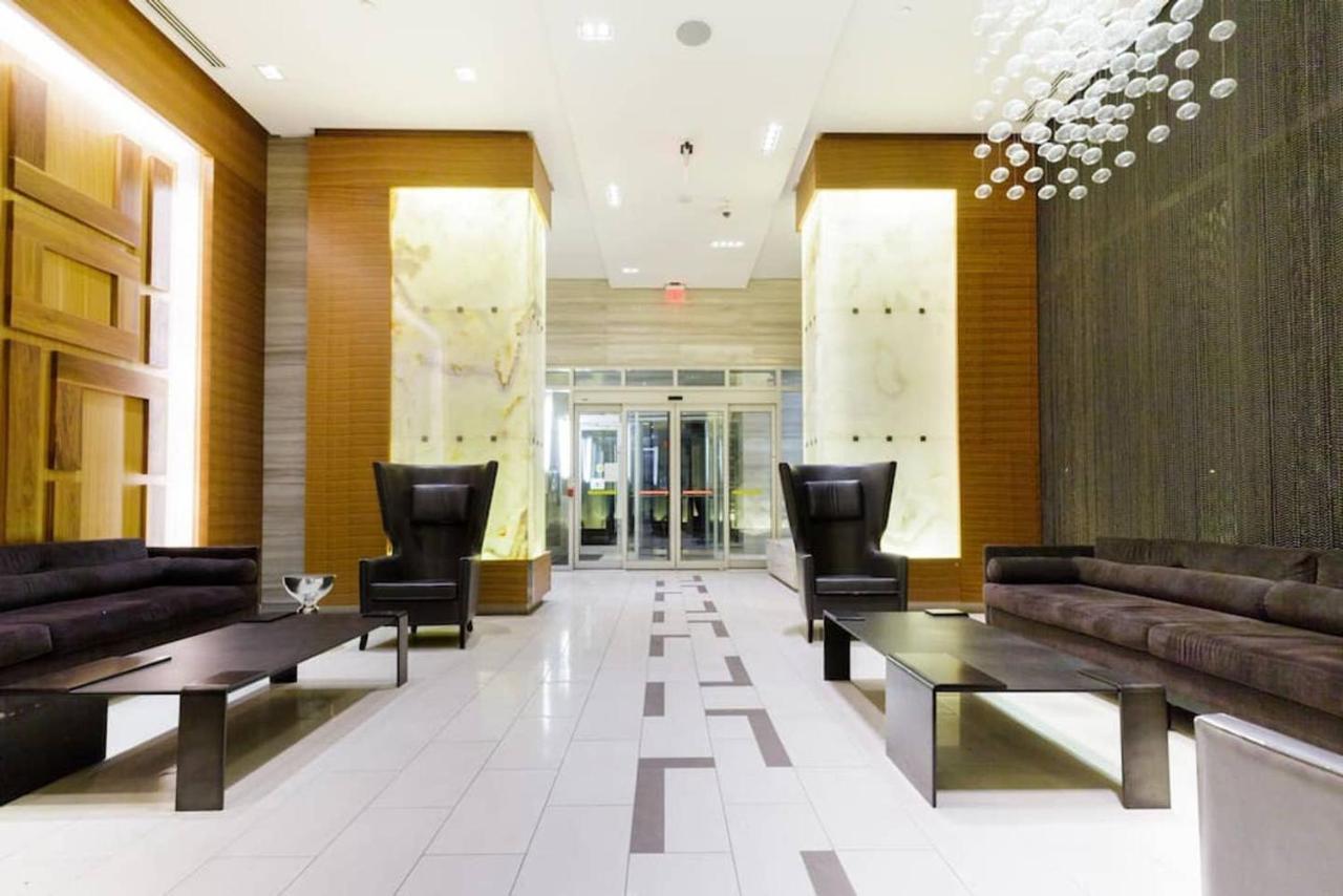 Stunning Views Of Downtown - Luxury High Rise With King Bed! Villa Toronto Esterno foto