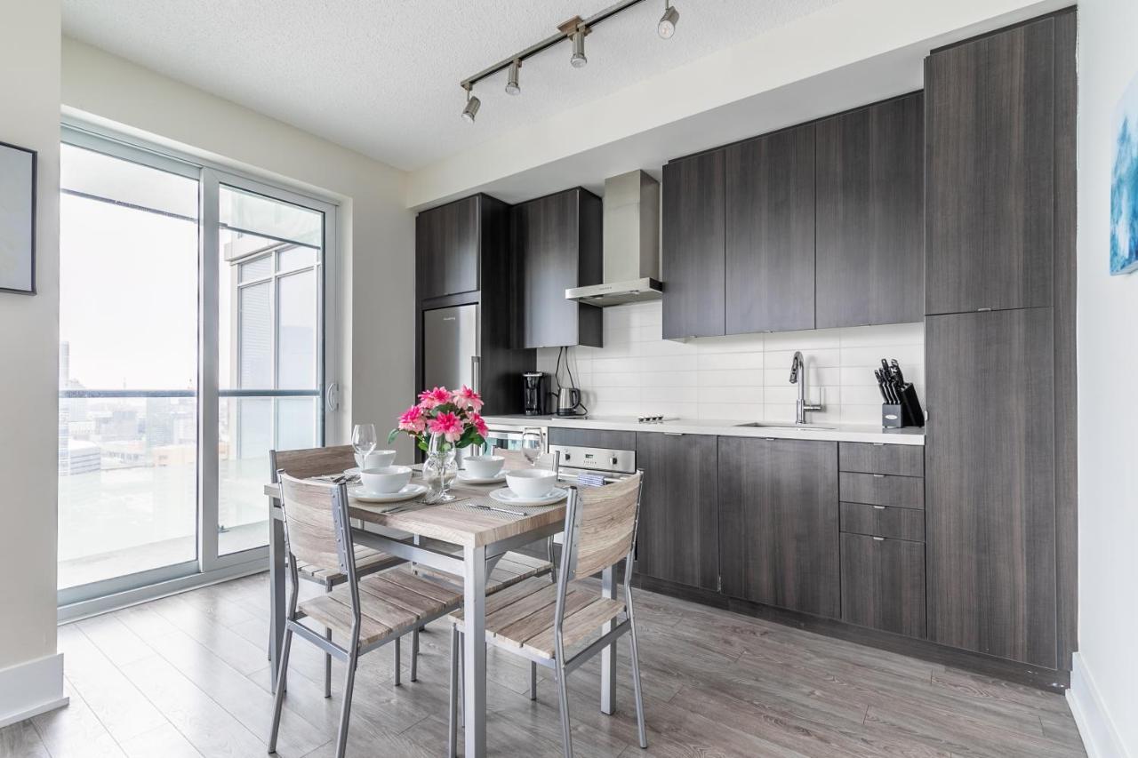 Stunning Views Of Downtown - Luxury High Rise With King Bed! Villa Toronto Esterno foto