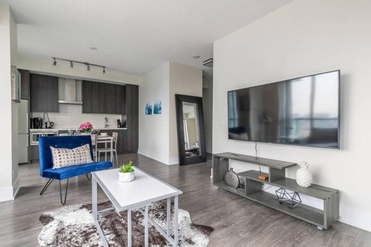 Stunning Views Of Downtown - Luxury High Rise With King Bed! Villa Toronto Esterno foto